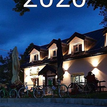 Pizzeria Alzbetka Hotel Strecno Buitenkant foto