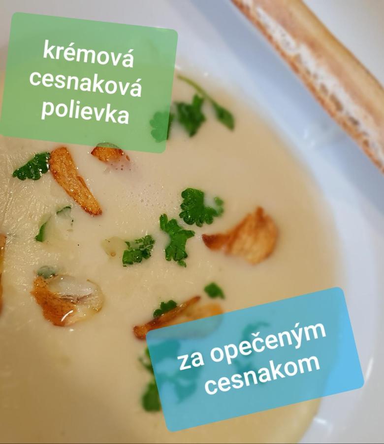 Pizzeria Alzbetka Hotel Strecno Buitenkant foto