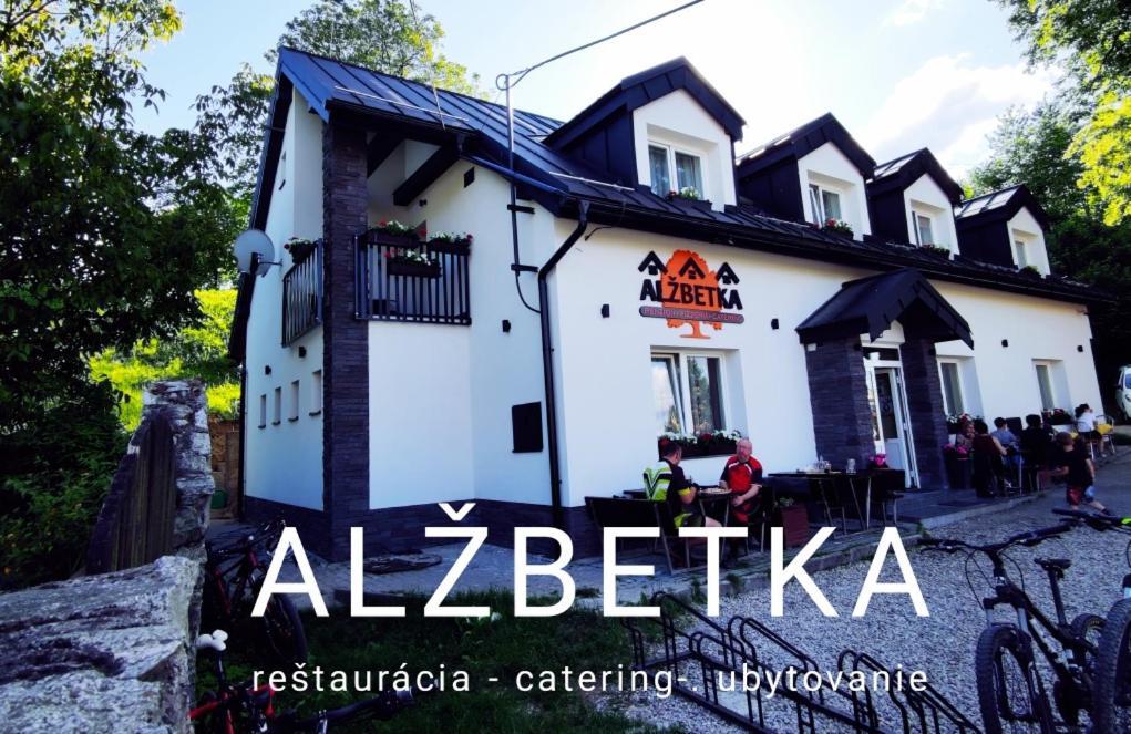 Pizzeria Alzbetka Hotel Strecno Buitenkant foto