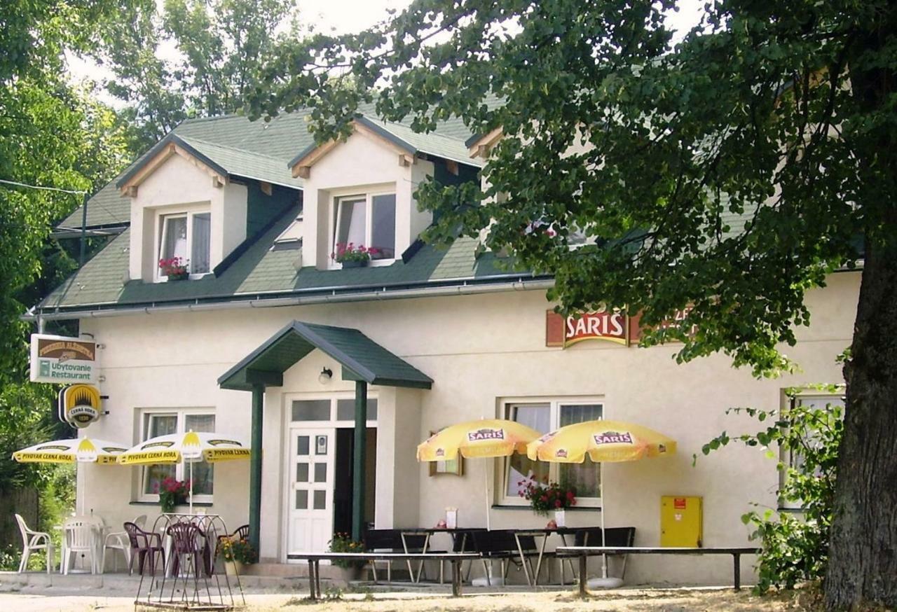 Pizzeria Alzbetka Hotel Strecno Buitenkant foto