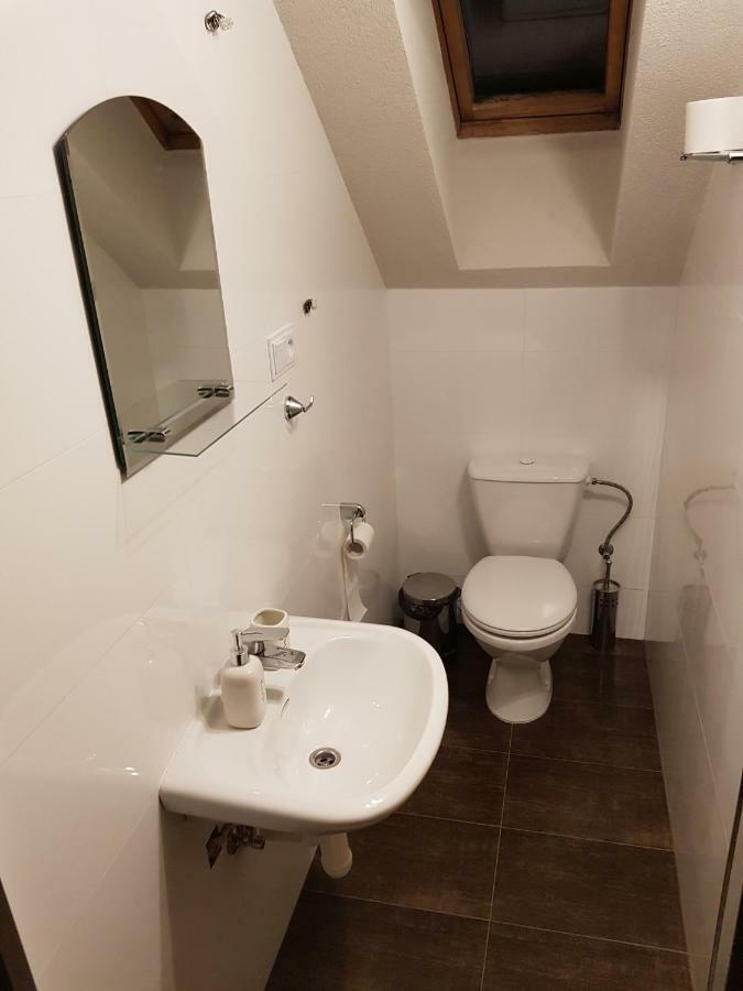 Pizzeria Alzbetka Hotel Strecno Buitenkant foto