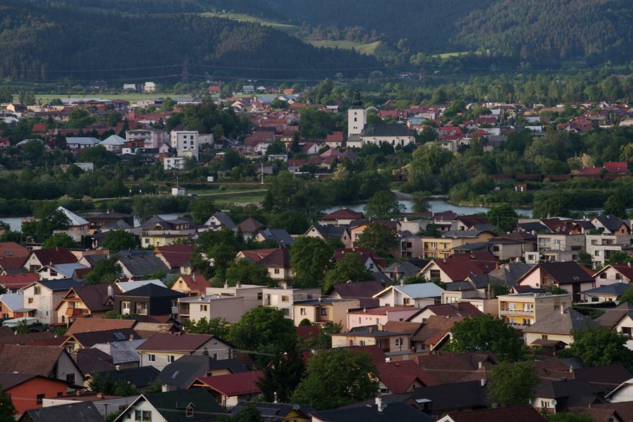 Pizzeria Alzbetka Hotel Strecno Buitenkant foto