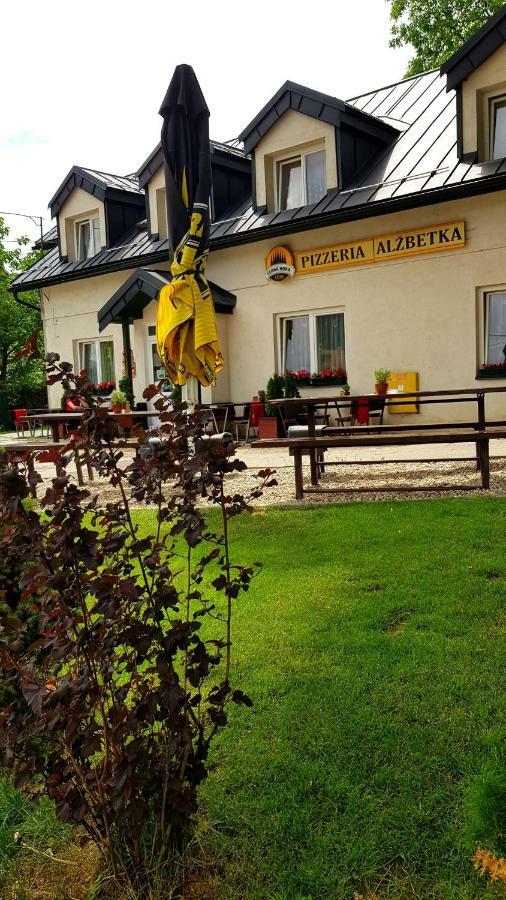 Pizzeria Alzbetka Hotel Strecno Buitenkant foto