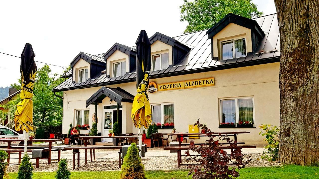 Pizzeria Alzbetka Hotel Strecno Buitenkant foto